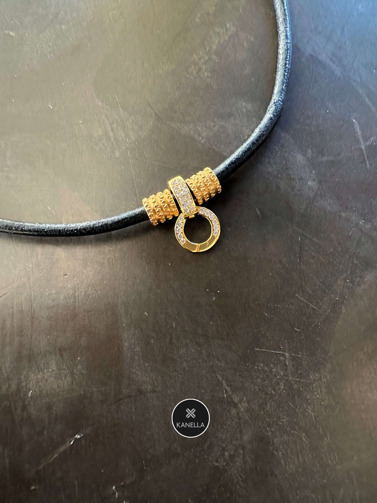 Selene Éclat Leather Choker Necklace