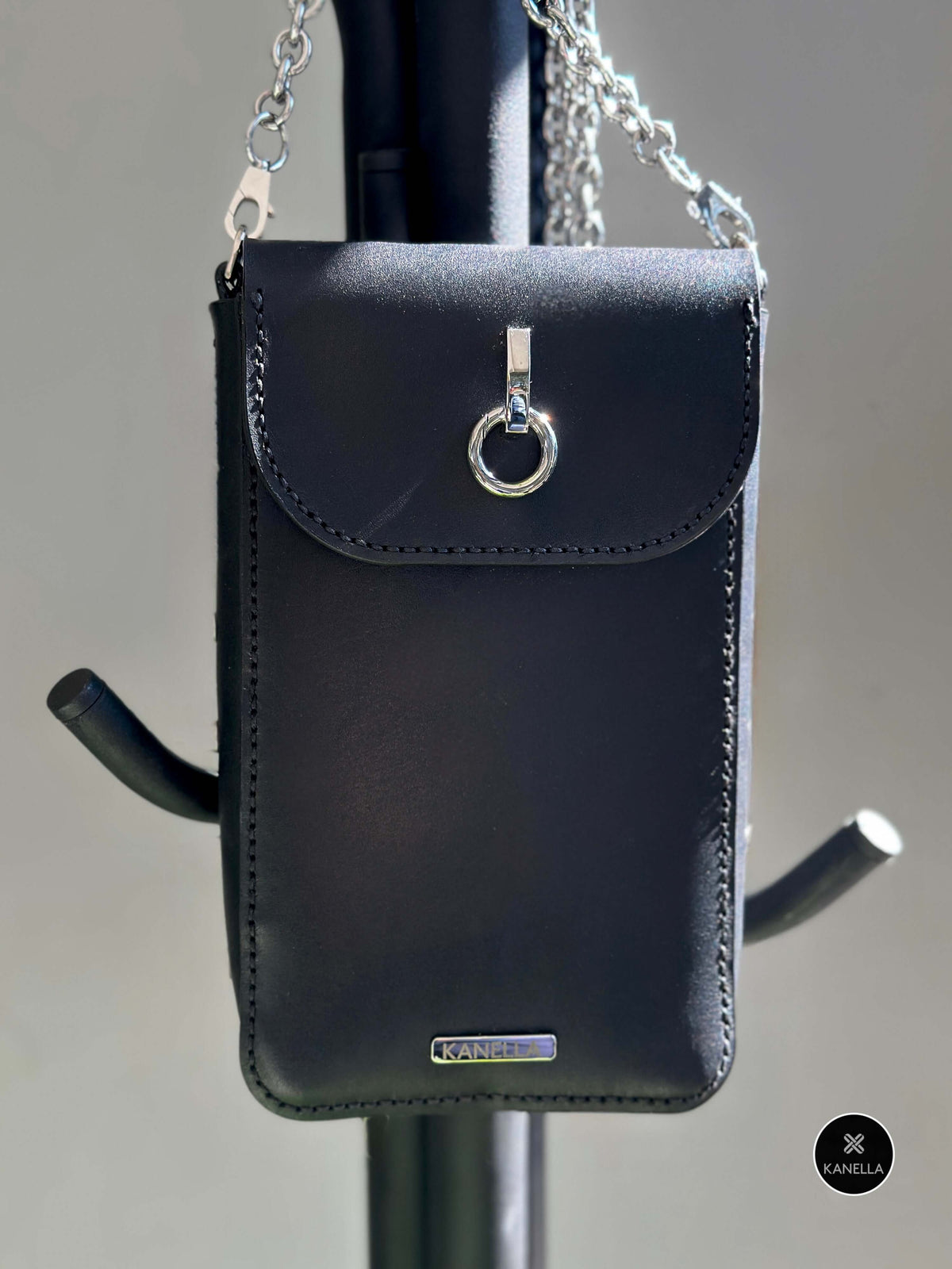 Xanthe Leather Crossbody Bag With No Spikes